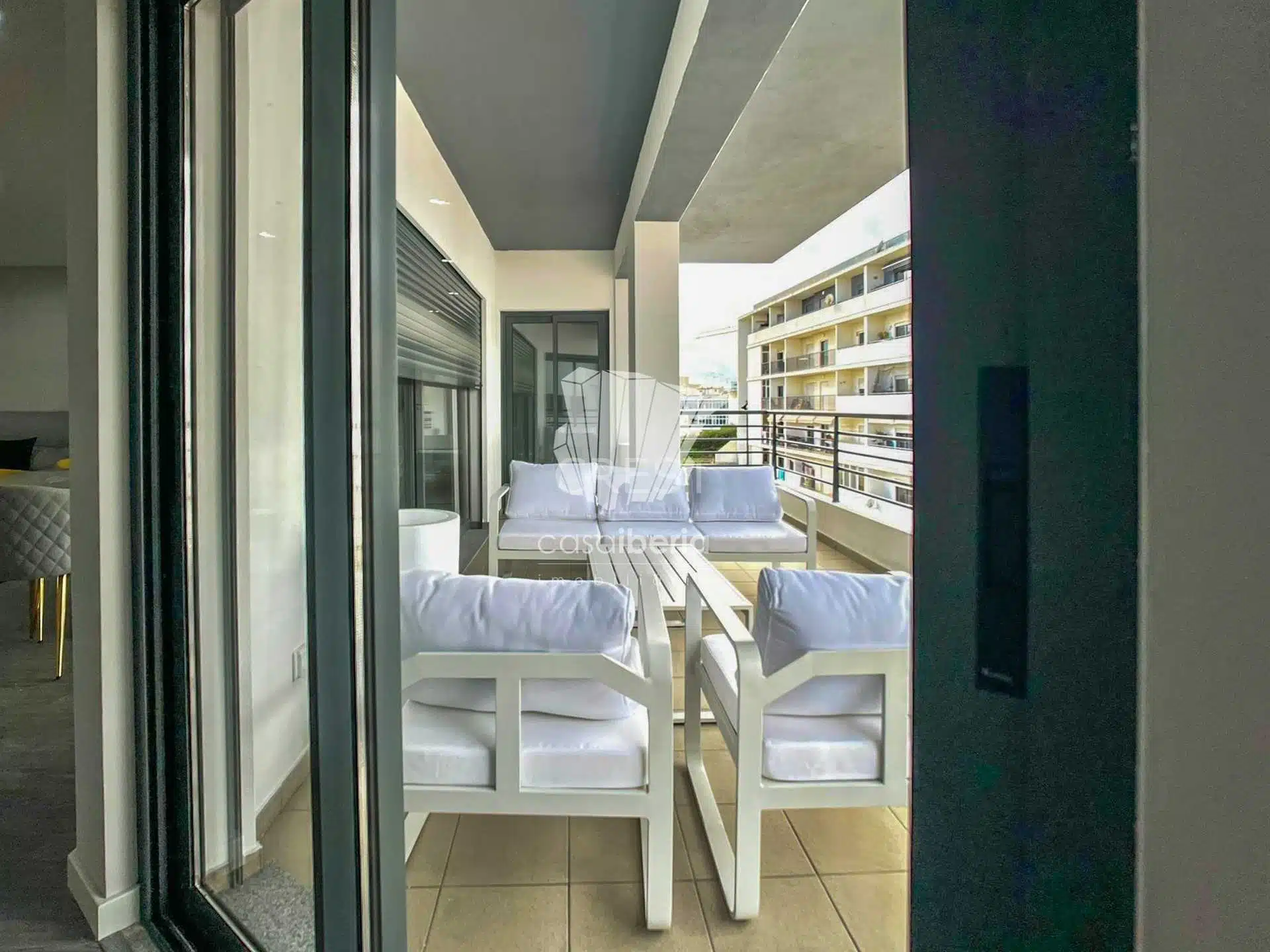 Spacious Living Apartment in Faro  with 3 bedrooms