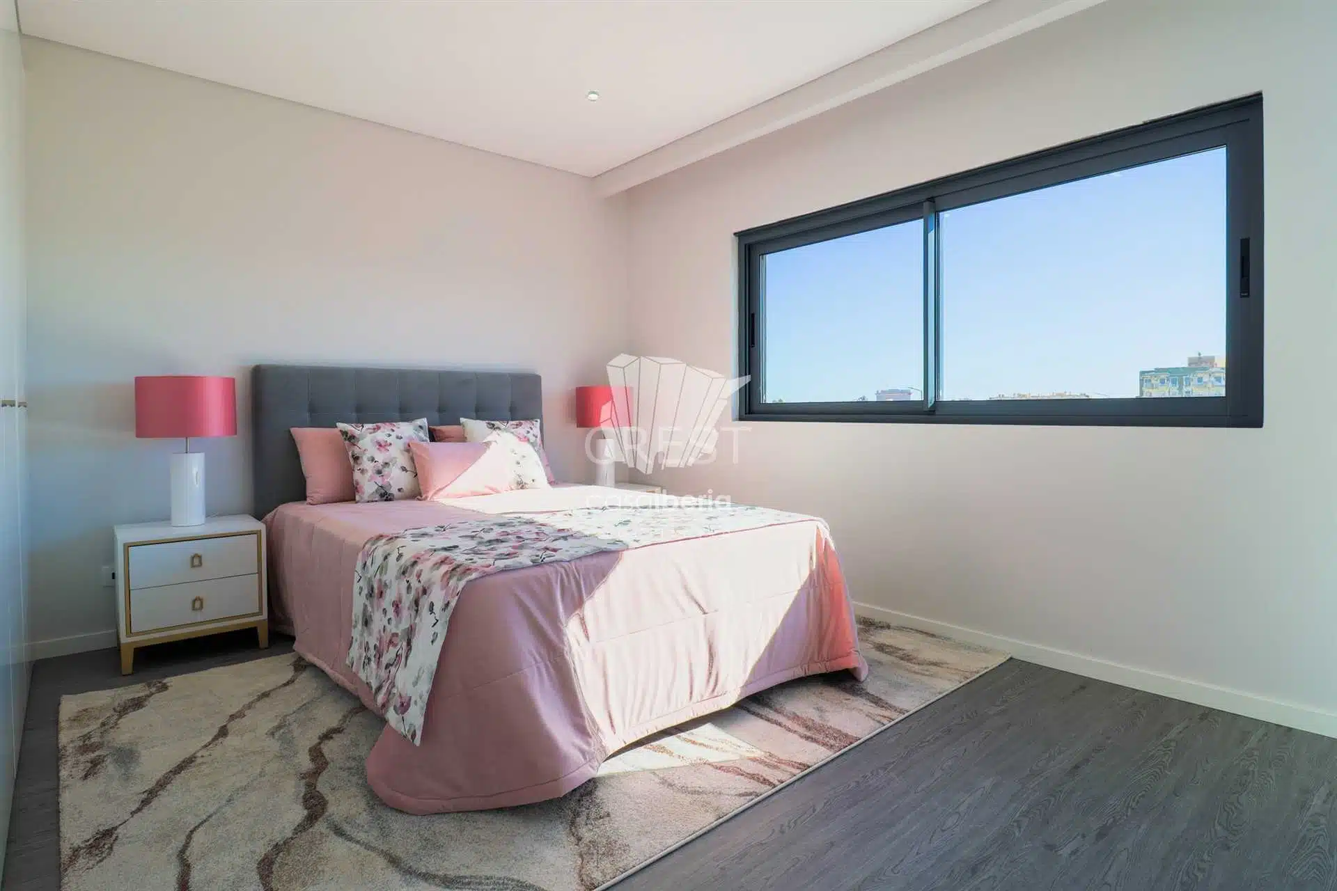 Spacious Living Apartment in Faro  with 3 bedrooms
