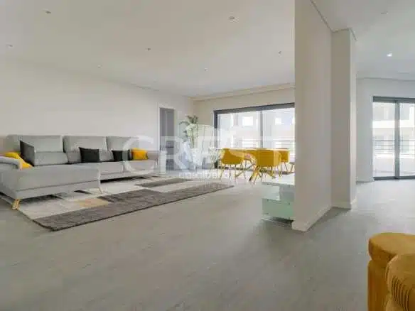 Spacious Living Apartment in Faro  with 3 bedrooms