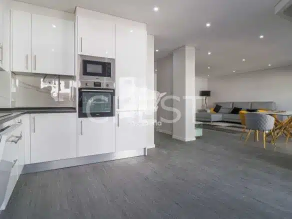 Spacious Living Apartment in Faro  with 3 bedrooms