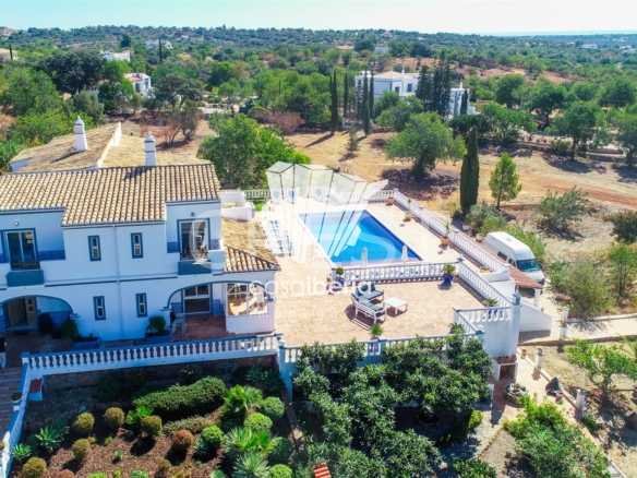 Grand Family Estate Detached House in Faro  with 6 bedrooms