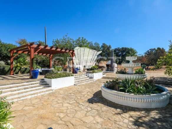 Grand Family Estate Detached House in Faro  with 6 bedrooms
