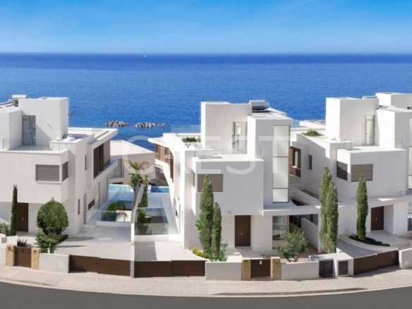 Elegant Family Dwelling Villas / Houses in Kissonerga with 5 bedrooms