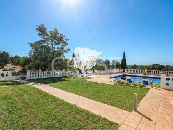 Grand Family Estate Detached House in Faro  with 6 bedrooms