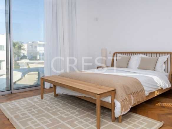 Generous Living Space Villas / Houses in Coral Bay with 5 bedrooms