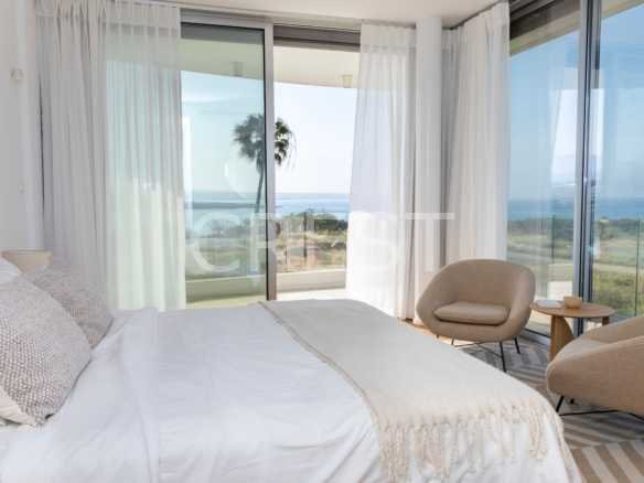 Generous Living Space Villas / Houses in Coral Bay with 5 bedrooms