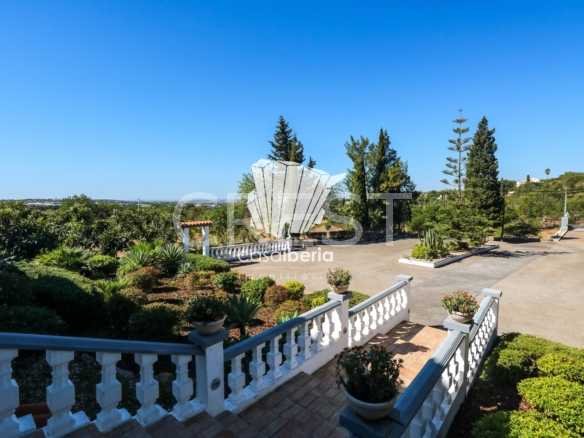 Grand Family Estate Detached House in Faro  with 6 bedrooms