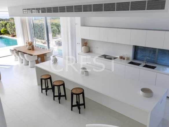 Generous Living Space Villas / Houses in Coral Bay with 5 bedrooms