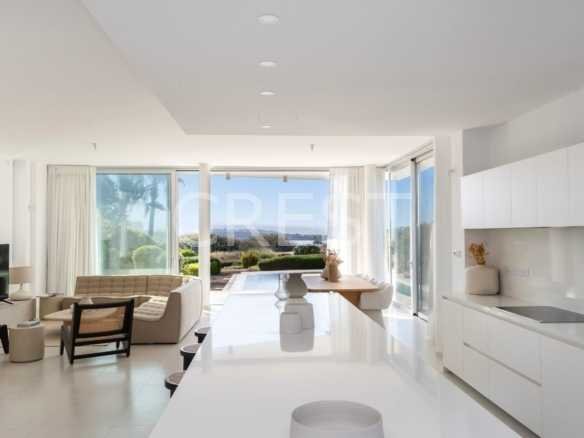 Generous Living Space Villas / Houses in Coral Bay with 5 bedrooms