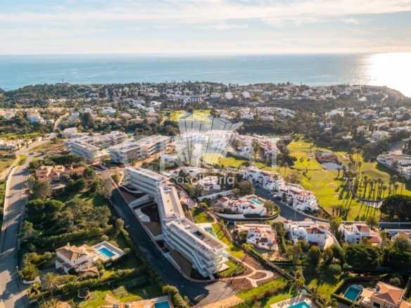 Generous Living Space Apartment in Faro  with 4 bedrooms