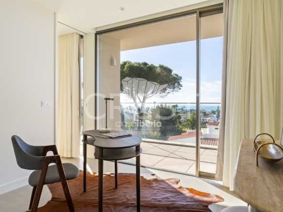 Generous Living Space Apartment in Faro  with 4 bedrooms
