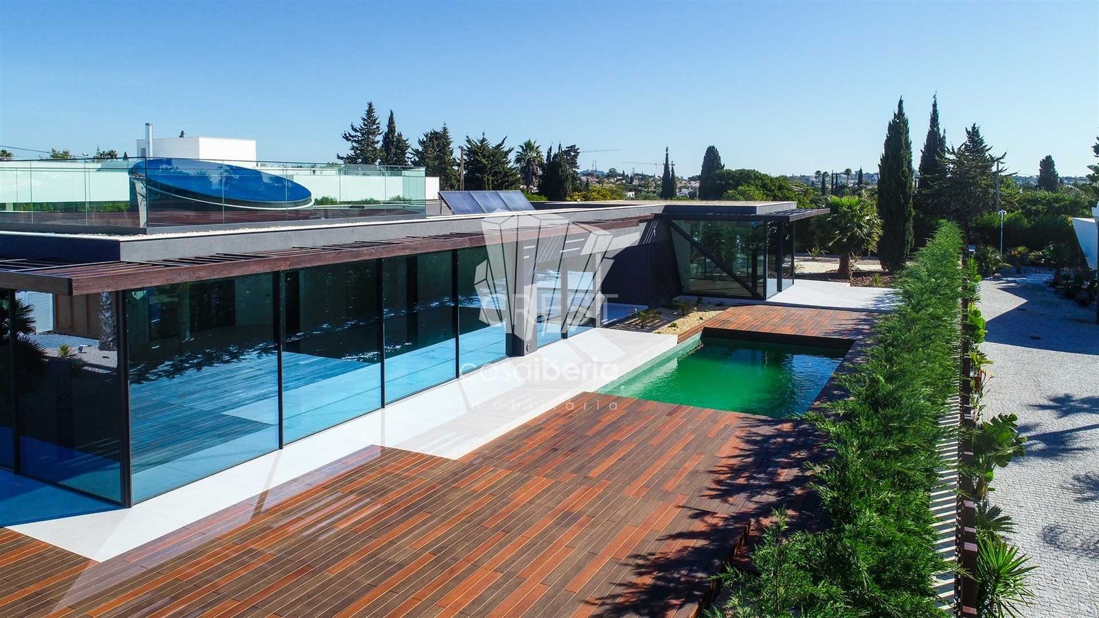 Generous Living Space Detached House in Faro  with 4 bedrooms