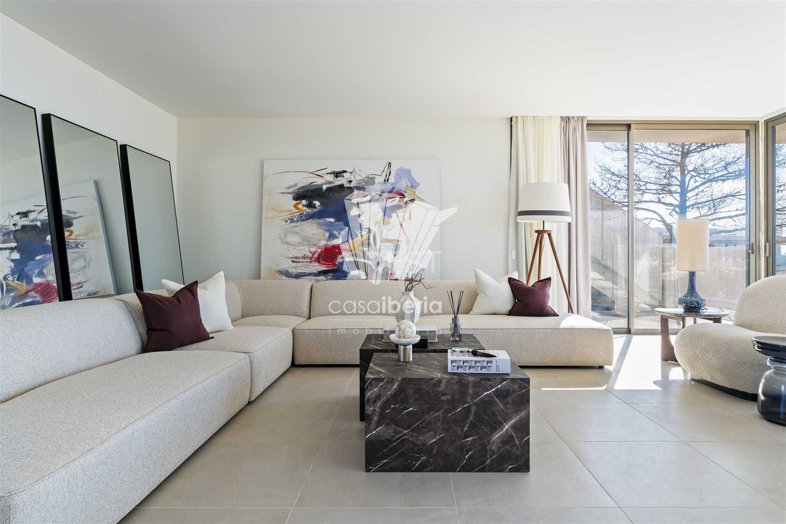 1ac8cc7d4545 Generous Living Space Apartment in Faro with 4 bedrooms
