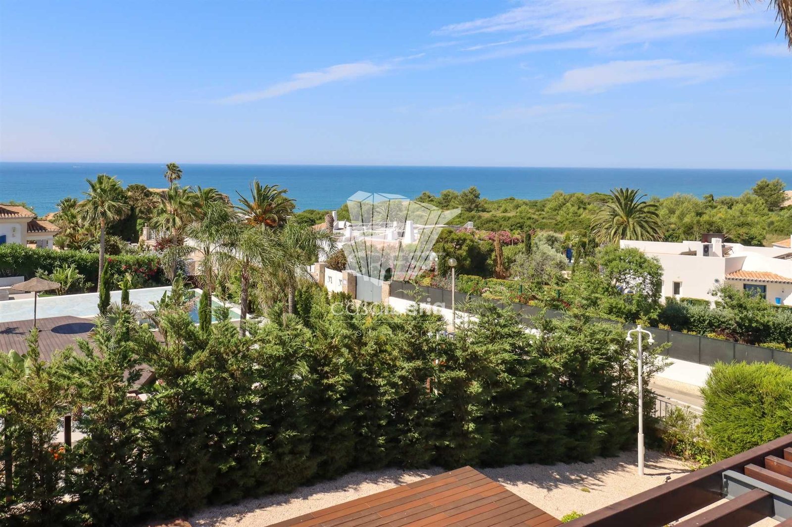 25cf10964897 Generous Living Space Detached House in Faro with 4 bedrooms