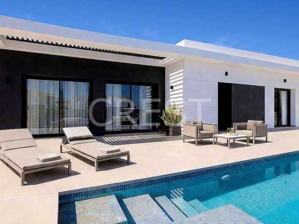 Generous Living Space  in Rojales with 4 bedrooms