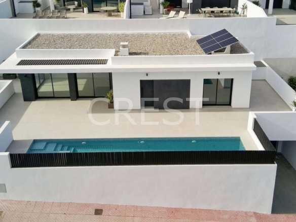 Generous Living Space  in Rojales with 4 bedrooms