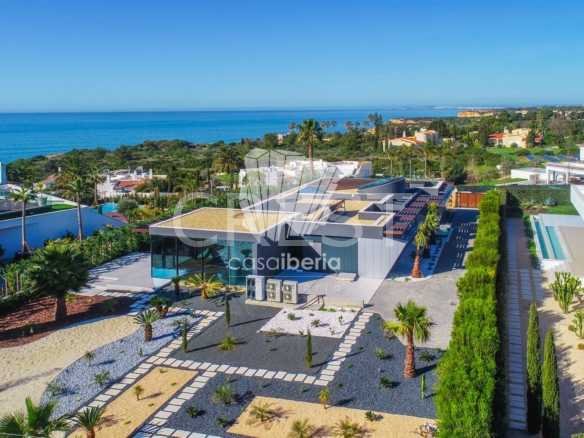 Generous Living Space Detached House in Faro  with 4 bedrooms