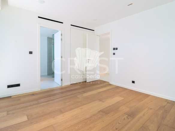 Generous Living Space Detached House in Faro  with 4 bedrooms