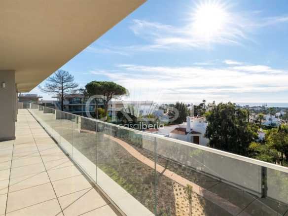 Generous Living Space Apartment in Faro  with 4 bedrooms