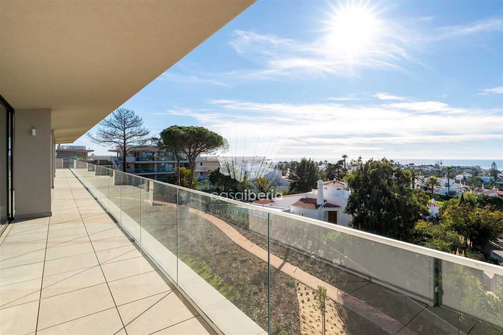 Generous Living Space Apartment in Faro  with 4 bedrooms