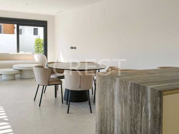 Generous Living Space  in Rojales with 4 bedrooms