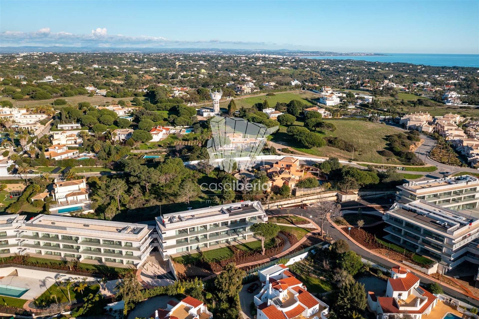 Generous Living Space Apartment in Faro  with 4 bedrooms