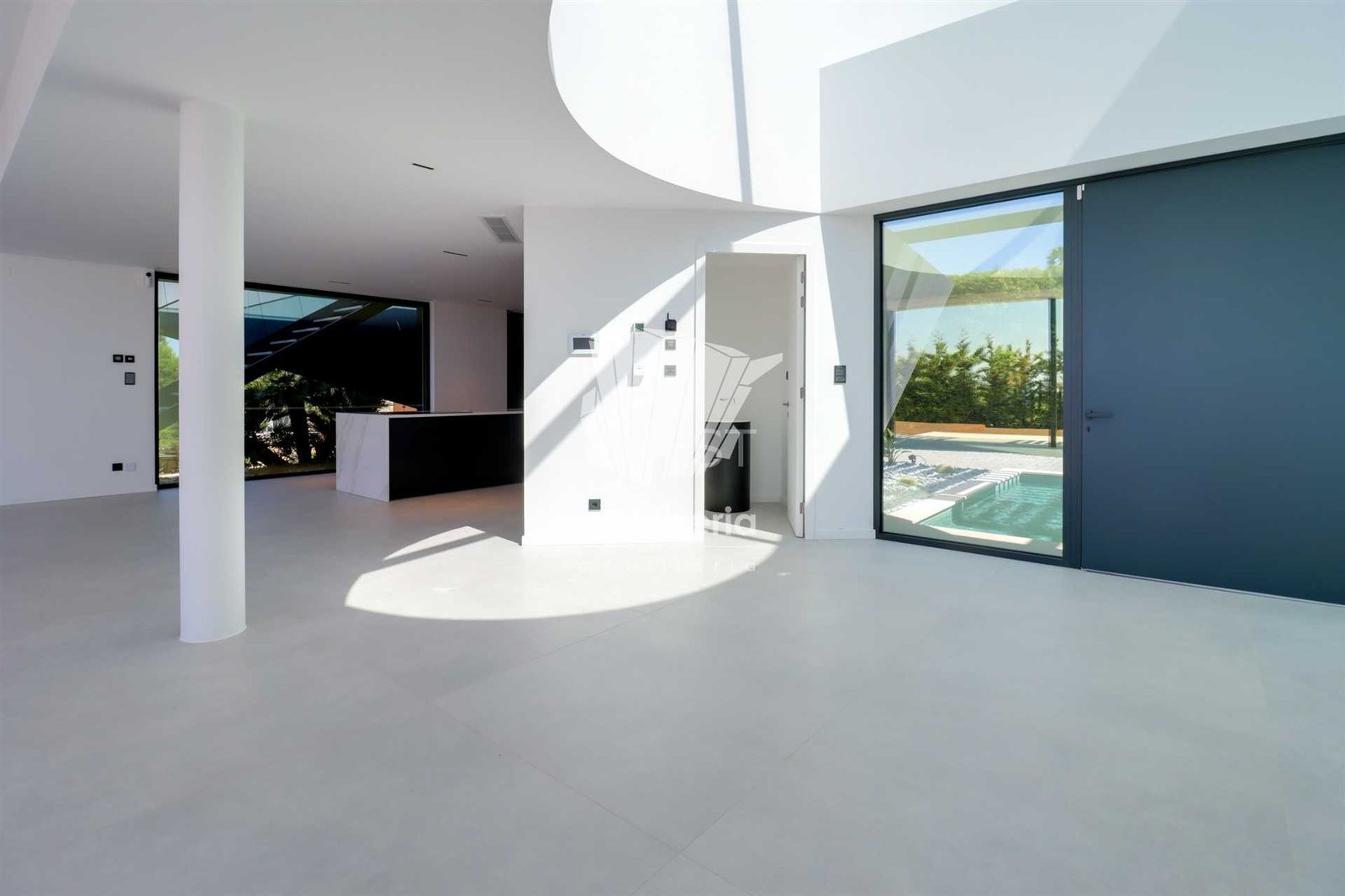 Generous Living Space Detached House in Faro  with 4 bedrooms