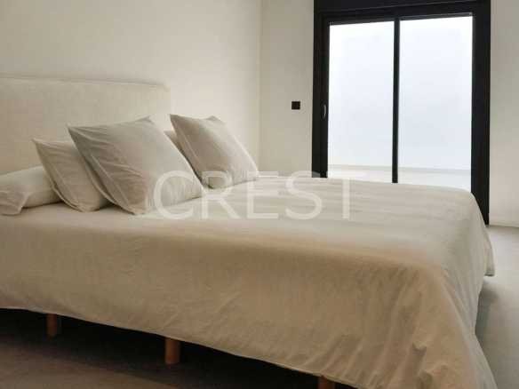 Generous Living Space  in Rojales with 4 bedrooms