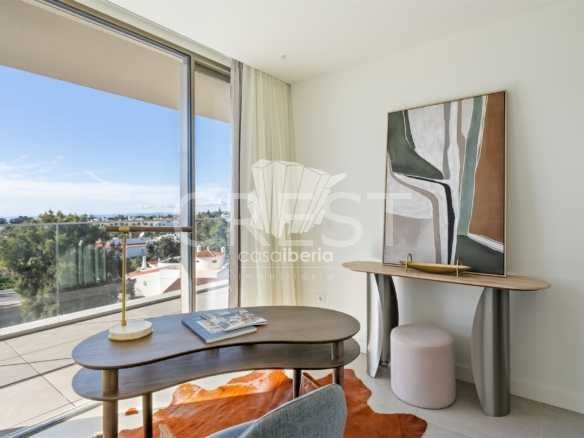 Generous Living Space Apartment in Faro  with 4 bedrooms