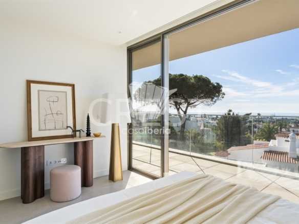 Generous Living Space Apartment in Faro  with 4 bedrooms