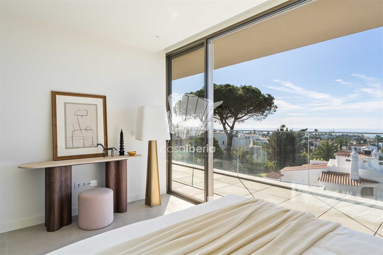 951e22e94545 Generous Living Space Apartment in Faro with 4 bedrooms