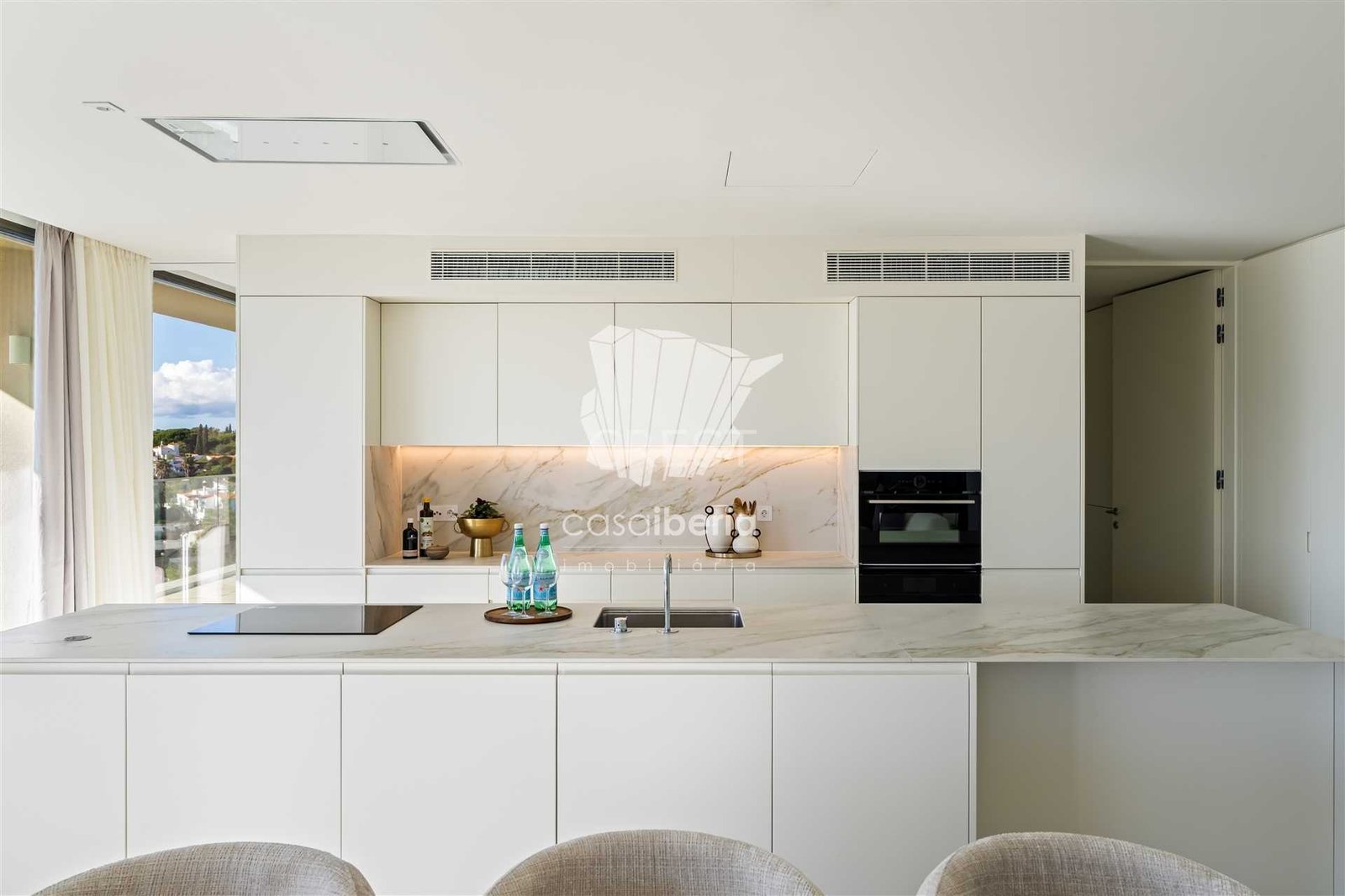 9ac88ab24545 Generous Living Space Apartment in Faro with 4 bedrooms