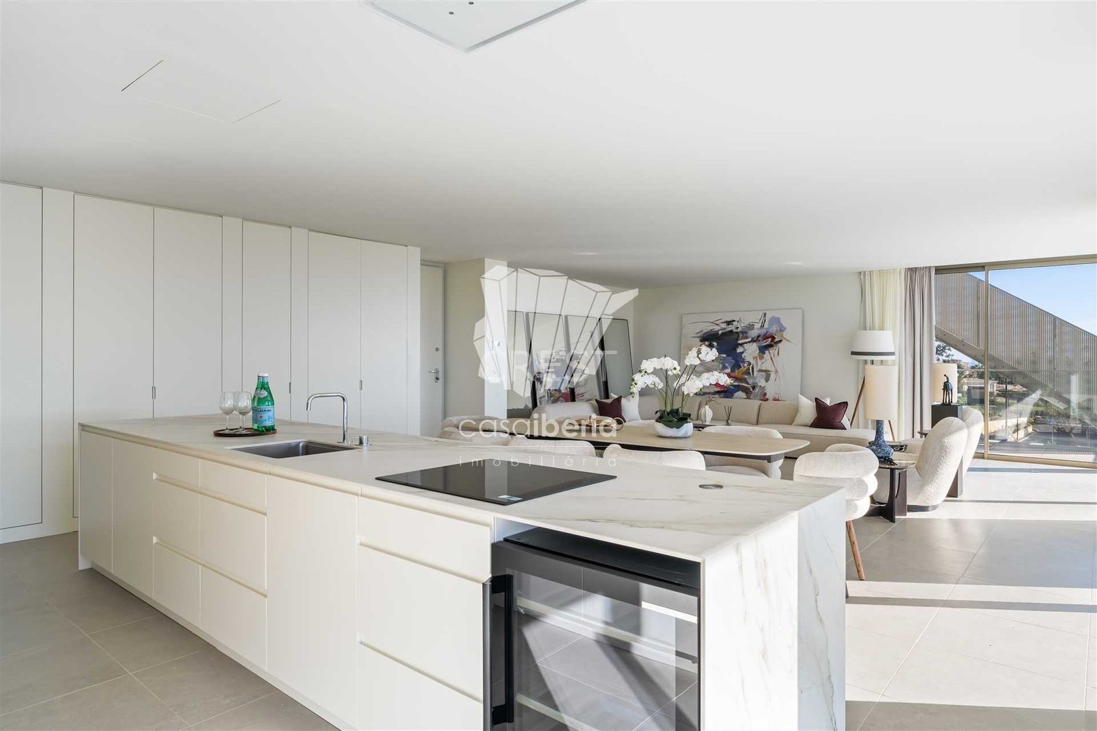 9d31603e4545 Generous Living Space Apartment in Faro with 4 bedrooms