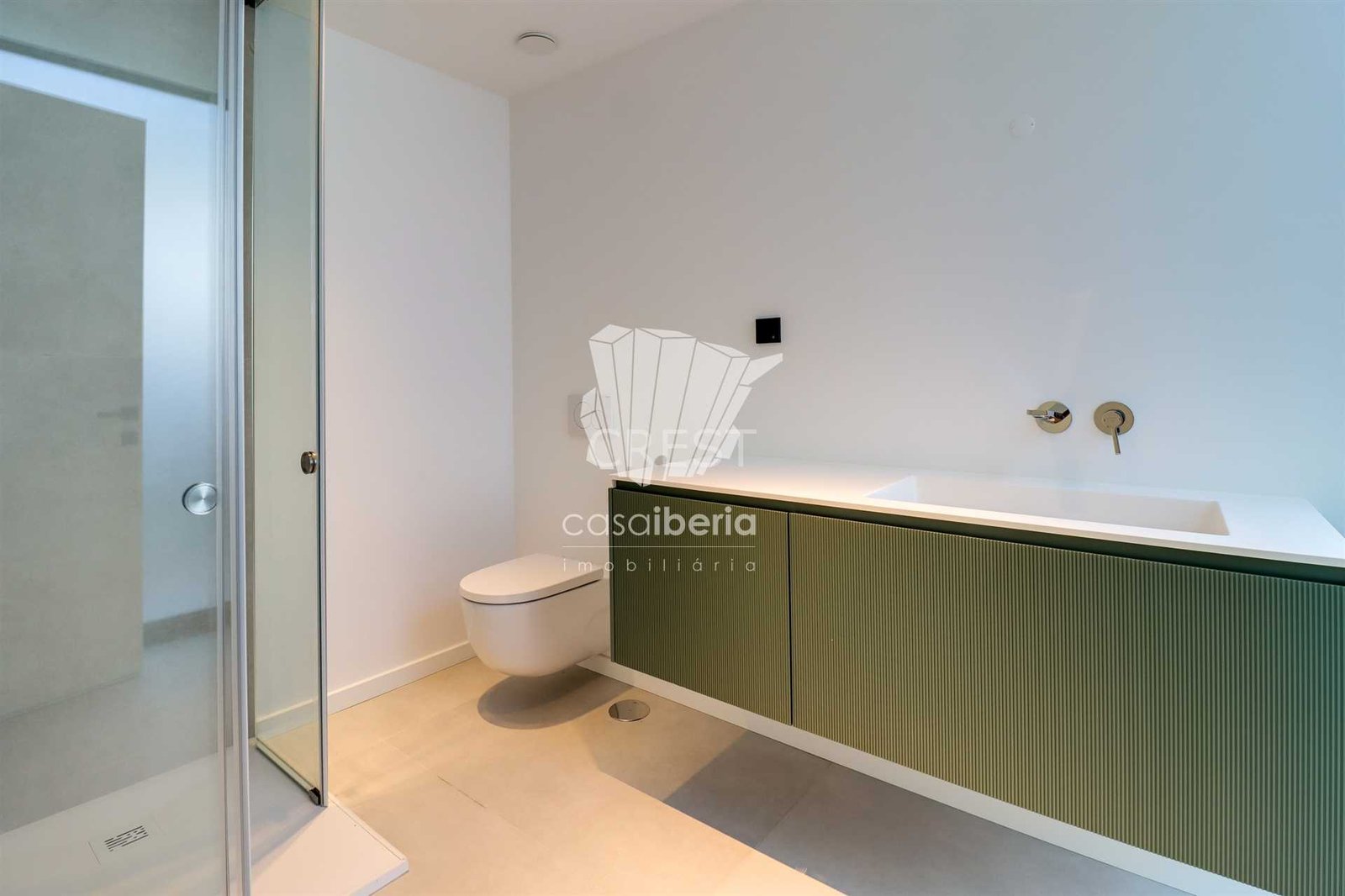 Generous Living Space Detached House in Faro  with 4 bedrooms