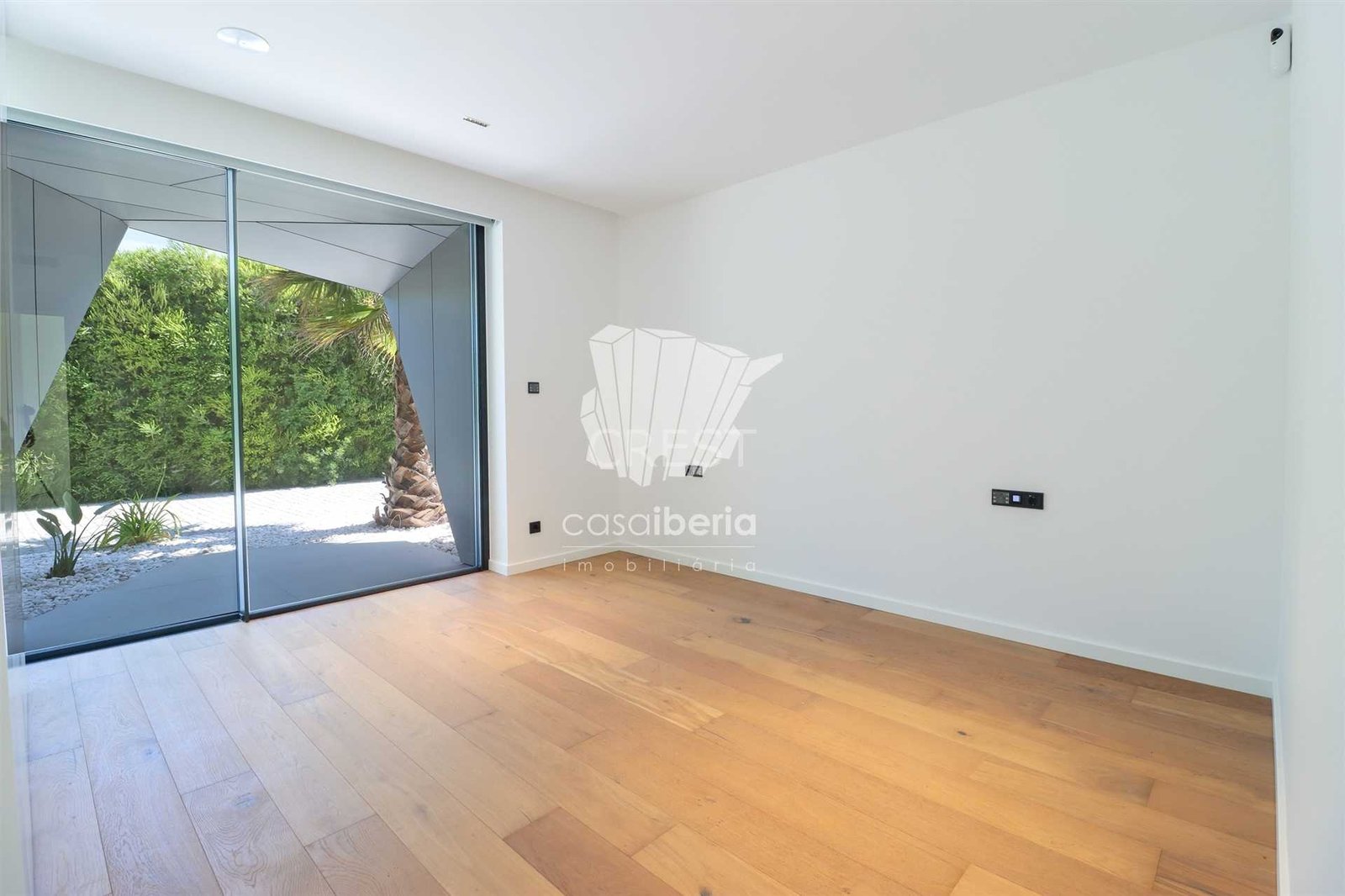 Generous Living Space Detached House in Faro  with 4 bedrooms
