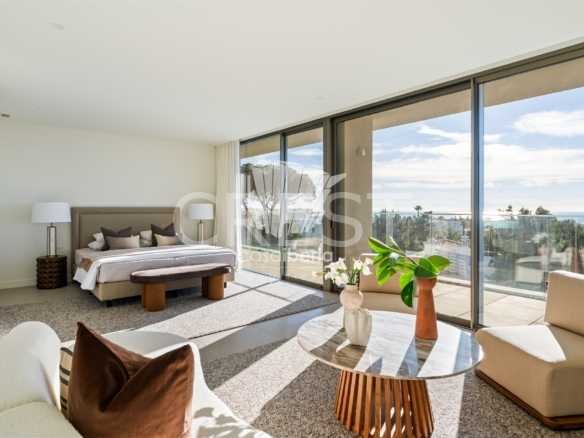 Generous Living Space Apartment in Faro  with 4 bedrooms