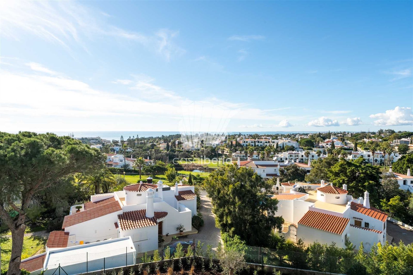 Generous Living Space Apartment in Faro  with 4 bedrooms
