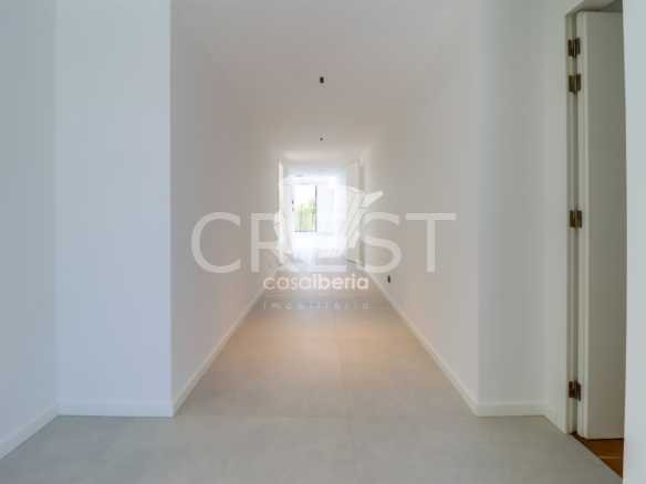 Generous Living Space Detached House in Faro  with 4 bedrooms