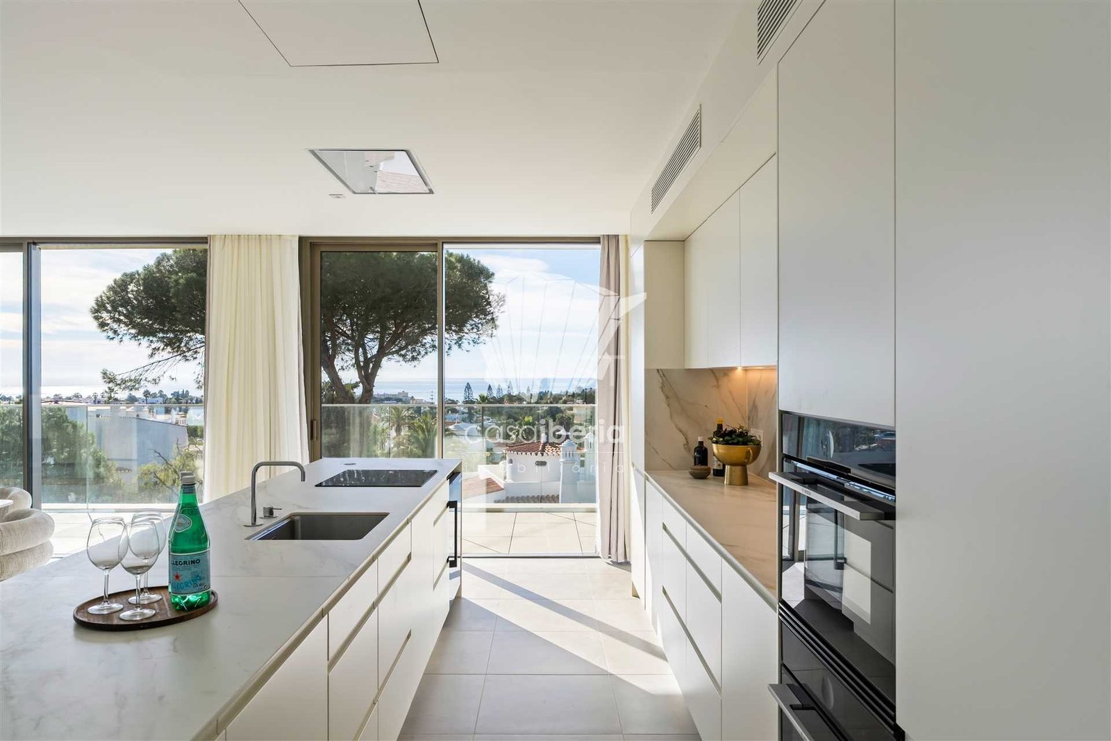 ced06ef94545 Generous Living Space Apartment in Faro with 4 bedrooms