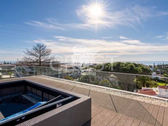 Generous Living Space Apartment in Faro  with 4 bedrooms