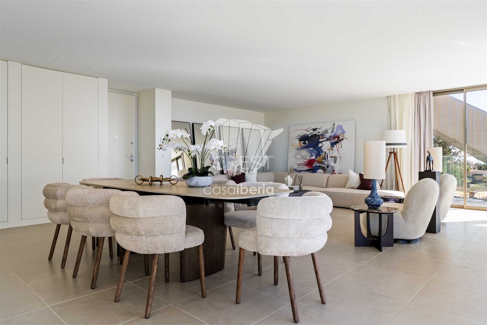 dcff2ad14545 Generous Living Space Apartment in Faro with 4 bedrooms