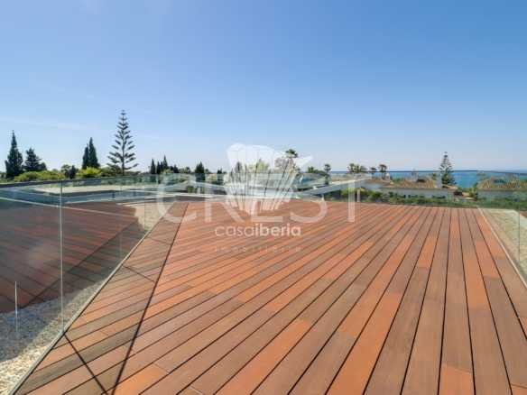 Generous Living Space Detached House in Faro  with 4 bedrooms