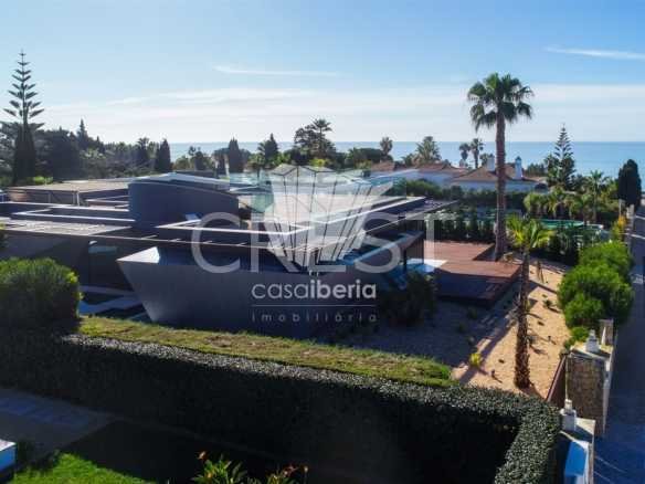 Generous Living Space Detached House in Faro  with 4 bedrooms