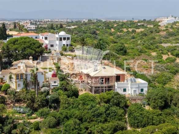 Spacious Family Haven House in Faro  with 4 bedrooms