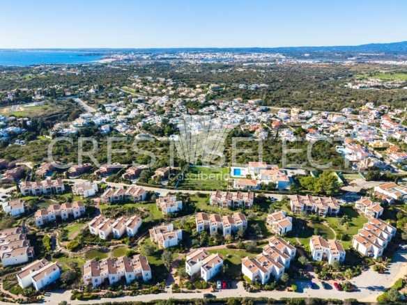 Contemporary Living Haven Terraced House in Faro  with 2 bedrooms