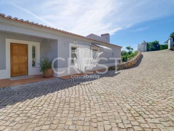 Relaxing Family Sanctuary House in Faro  with 3 bedrooms