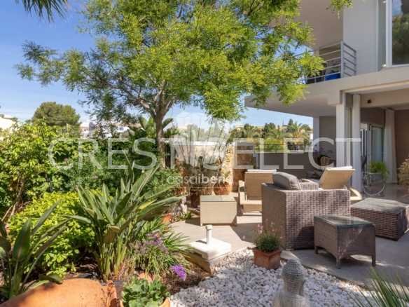 Modern Tranquil Oasis Apartment in Faro  with 3 bedrooms