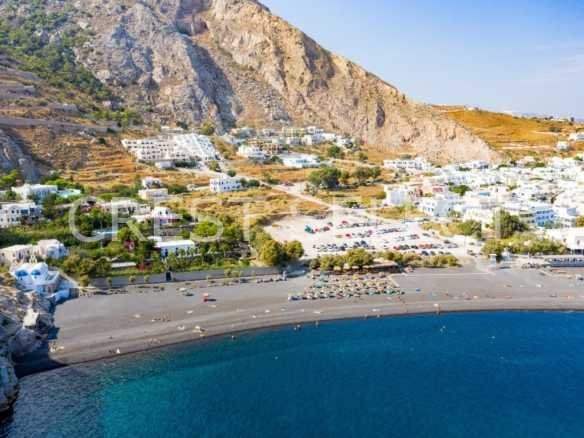Stylish Villas / Houses in Santorini with 2.5 bedrooms