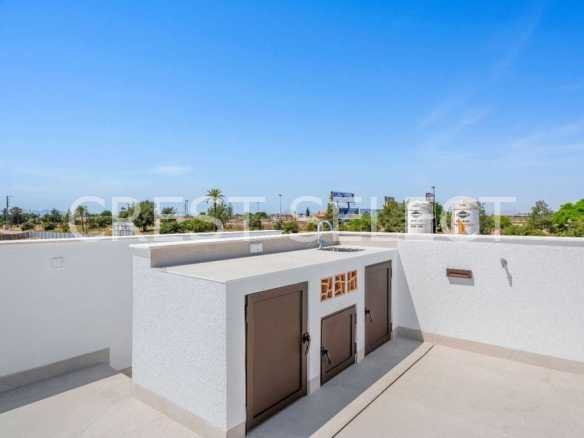 Flexible Living Space  in Los Alcázares with 3 bedrooms