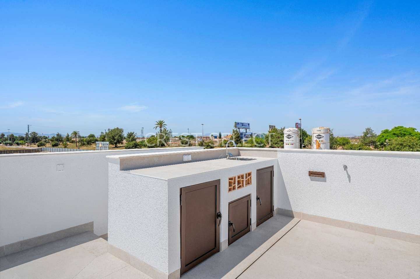 Flexible Living Space  in Los Alcázares with 3 bedrooms